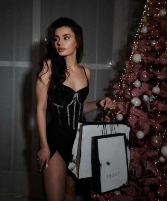 Моя особенность - дарить незабываемые эмоции. 🌟🔞
Я живу в Москве и считаю этот город идеальным местом для наших встреч. Страсть, романтика, нежность - это все и еще больше ты найдешь со мной.
🌸Мои услуги включают классический и расслабляющий массаж, французский минет, глубокий оральный секс, а также разнообразие поз и экспериментов в постели.
💖Моя фотография гарантирует, что ты получишь то, что видишь на снимке – без фотошопа и обмана. Мое главное преимущество – я настоящая и люблю то, что делаю.
💋Не веришь? Посмотри отзывы о моих услугах. Будь уверен, что я сделаю все возможное, чтобы твое время со мной было незабываемым.
💌 Давай договоримся о нашей встрече просто и быстро! Отправь мне сообщение, и я буду ждать тебя в уютной атмосфере Москвы. Регина